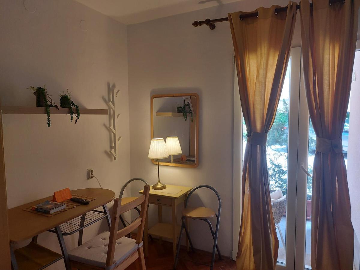 Apartments Garden ロヴィニ エクステリア 写真
