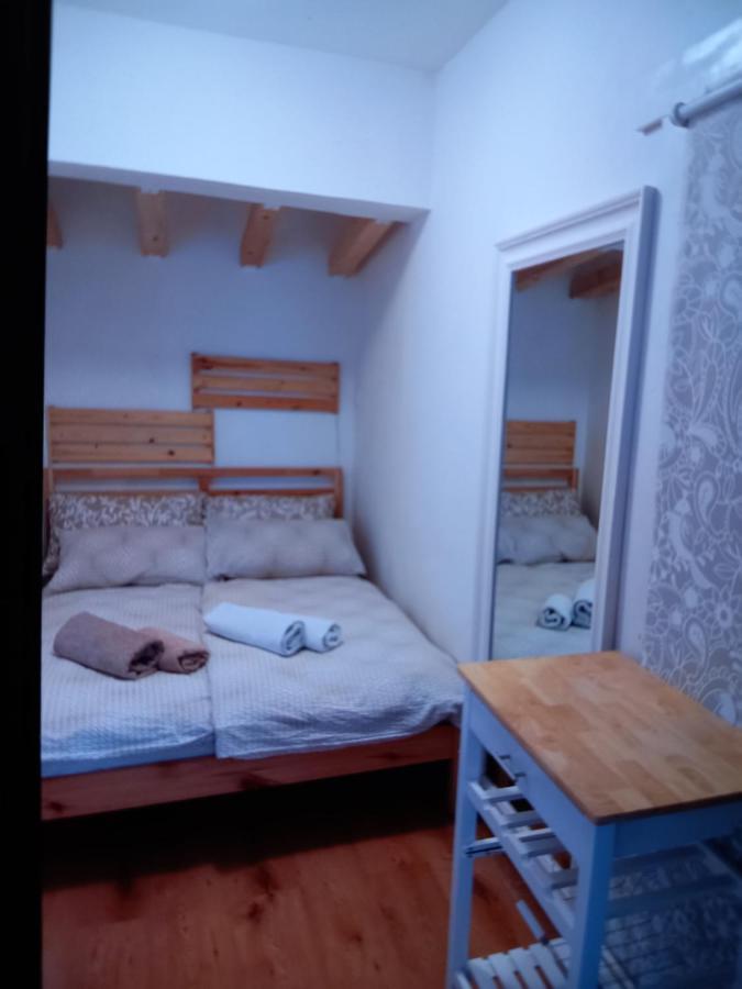 Apartments Garden ロヴィニ エクステリア 写真