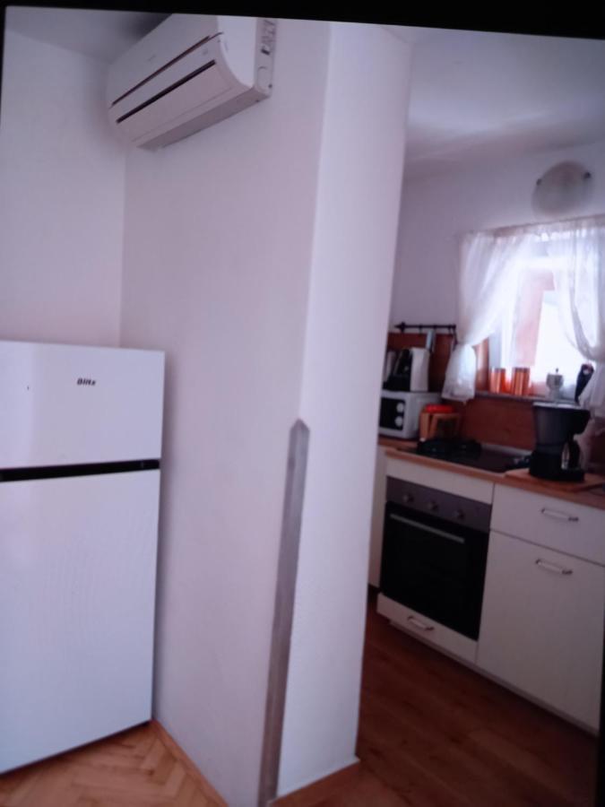 Apartments Garden ロヴィニ エクステリア 写真